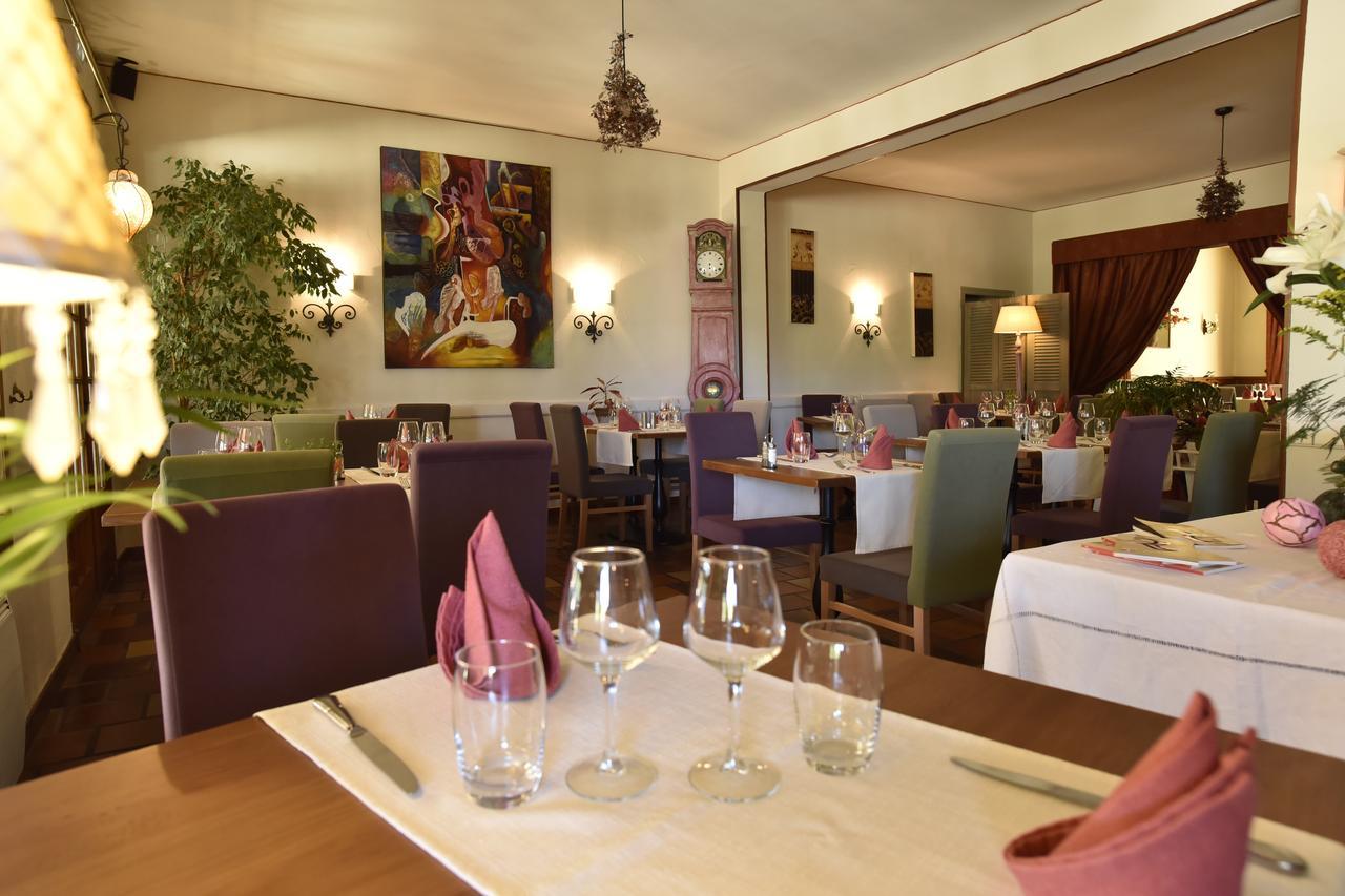 Logis Hotel-Restaurant Le Relais Hauterives Exteriér fotografie