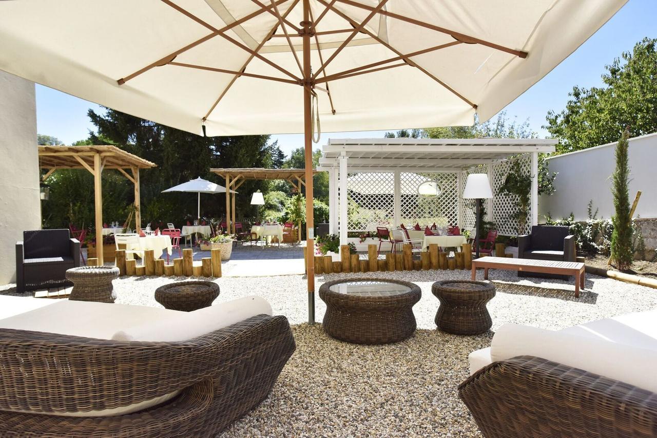 Logis Hotel-Restaurant Le Relais Hauterives Exteriér fotografie