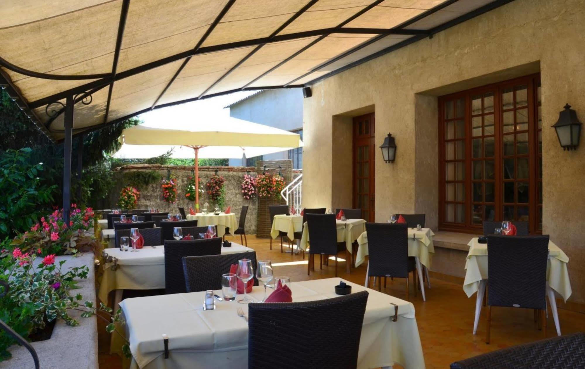 Logis Hotel-Restaurant Le Relais Hauterives Exteriér fotografie