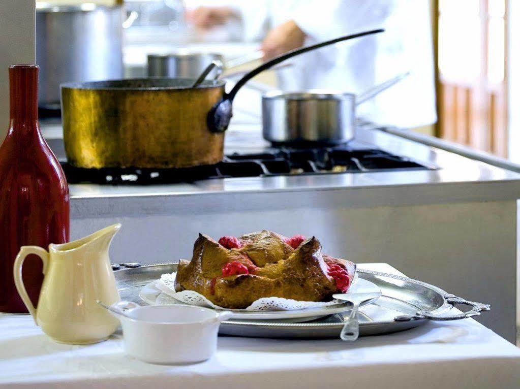 Logis Hotel-Restaurant Le Relais Hauterives Exteriér fotografie
